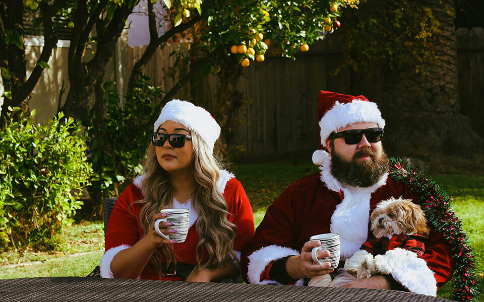 Famille qui passe noel dehors en attendant d'être assuré